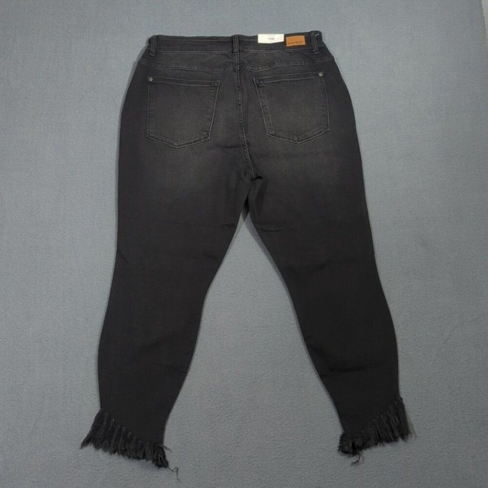 Judy Blue Jeans Women's 16w Black Skinny Fit Mid Rise Frayed Hems Denim Nwt — image 2 of 8